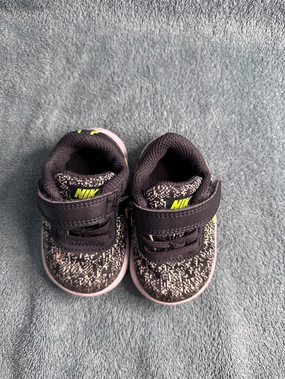 Nike Toddler Sneakers Size 3C | Black & Neon Velcro | Lightweight
